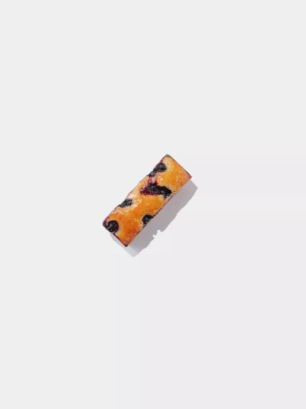 Миндальный финансье с черникой