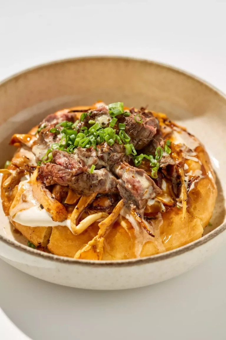 Шанежка с лисичками и мраморным бедром бычка