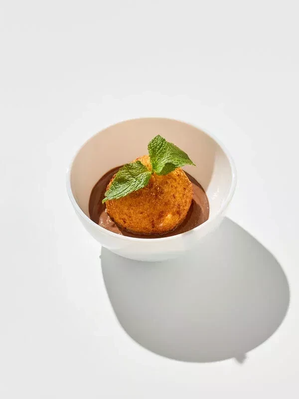 Мороженое жареное с апельсиновым соусом