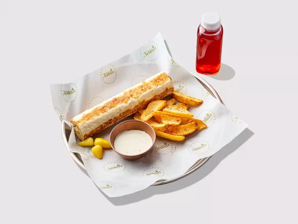 Комбо шавурма с картофельными диперами, соусом ранч и брусничный морс