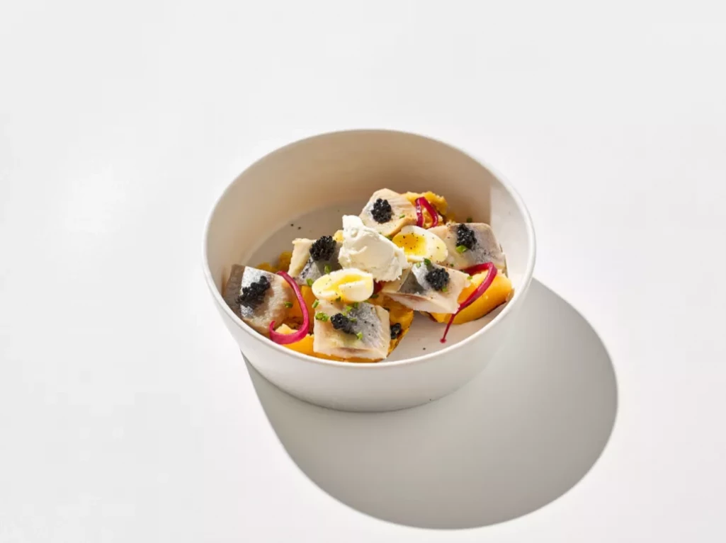 Давлянка с атлантической сельдью, сливочным сыром и икрой палтуса