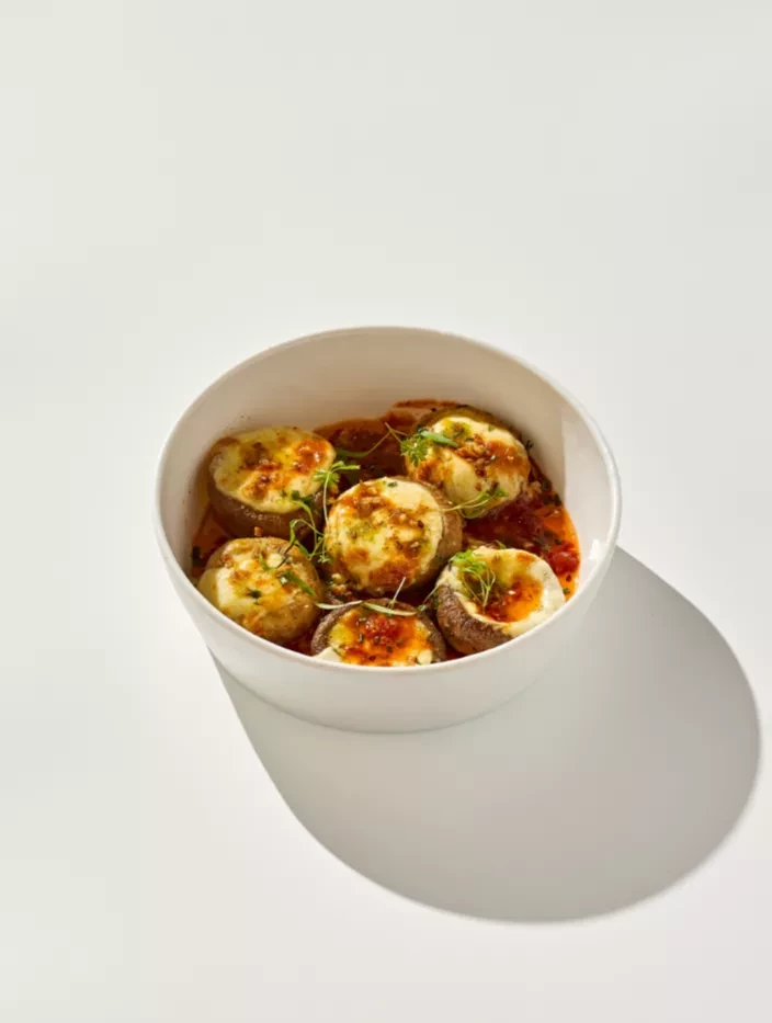 Запеченные шампиньоны в соусе из паприки