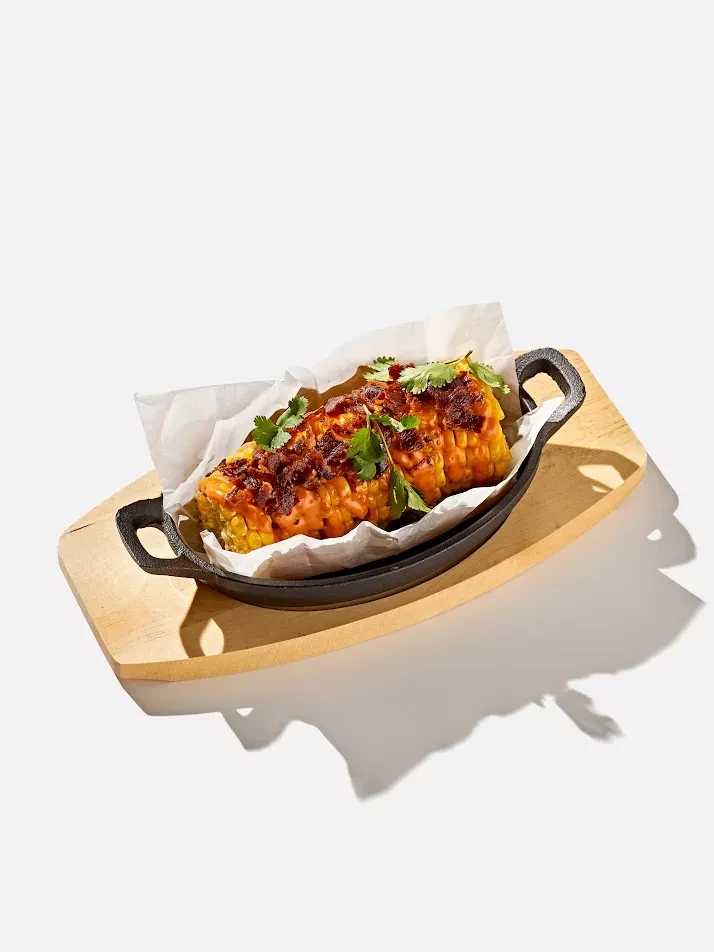 Кукуруза на гриле с беконом