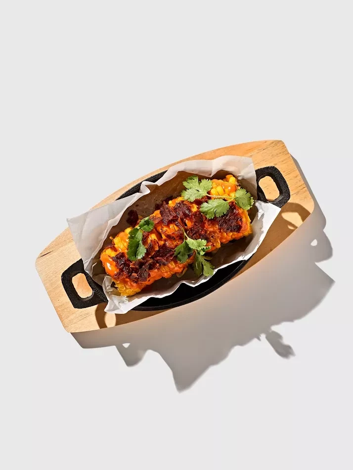 Кукуруза на гриле с беконом