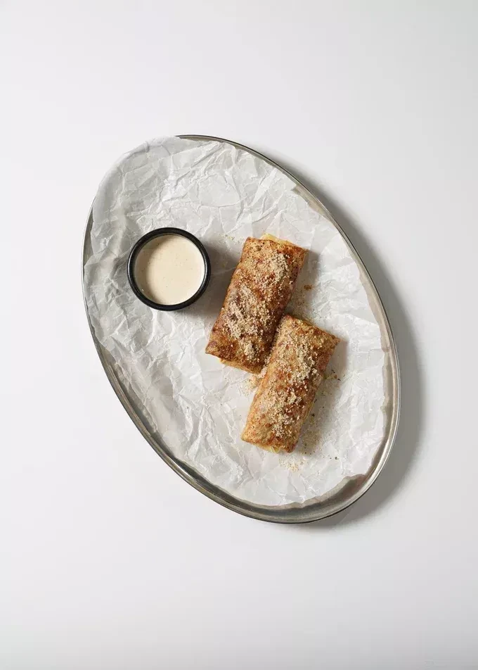 Блины с мясным фаршем свинина-говядина и соусом чкмерулли