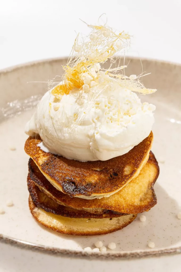 Дарояки с шоколадной пастой и мороженым