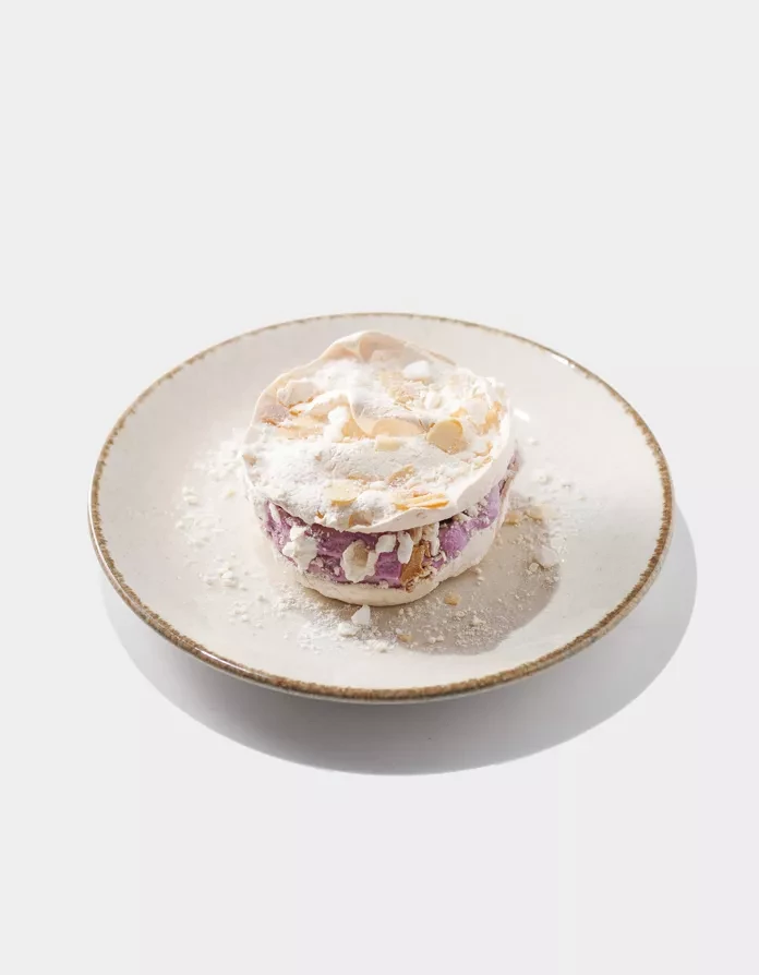 Безе с черносливом