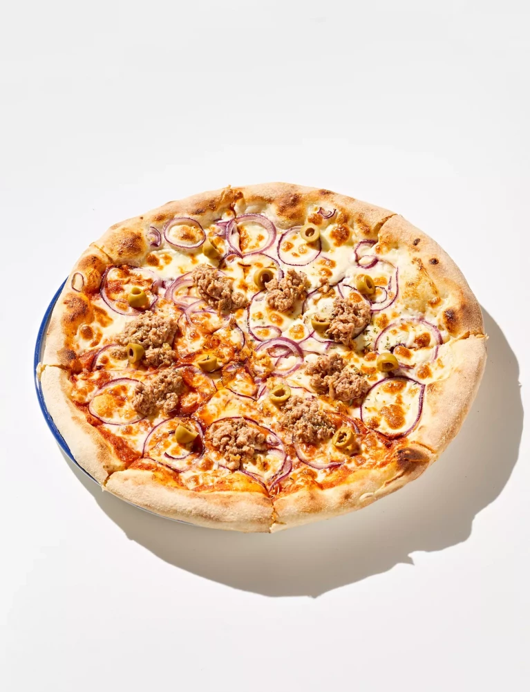 Пицца с тунцом