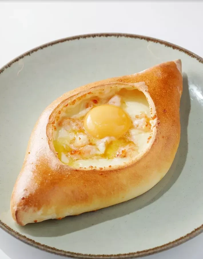 Хачапури по-аджарски с креветками
