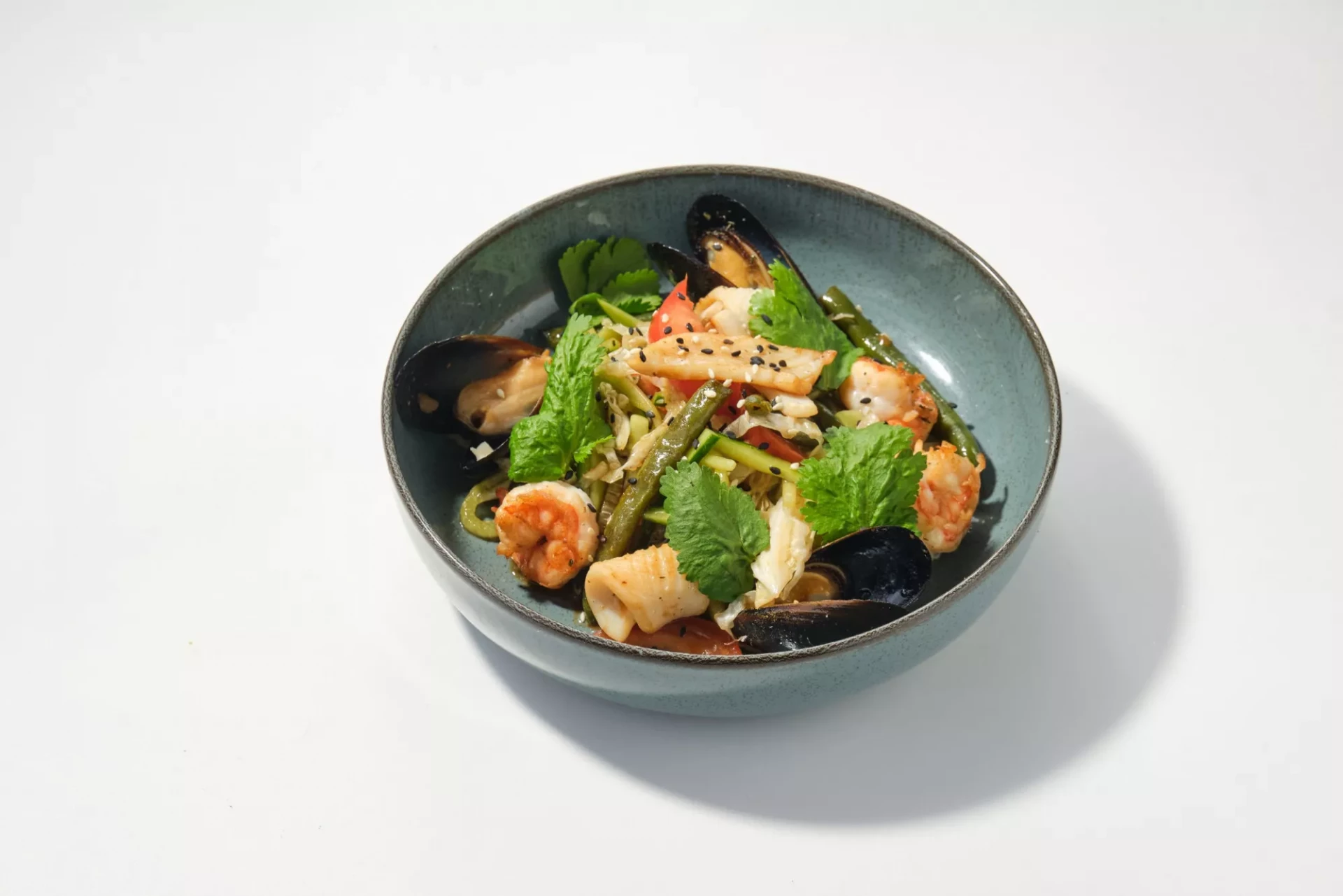 Салат с Море продуктами Yam Tom Yam New