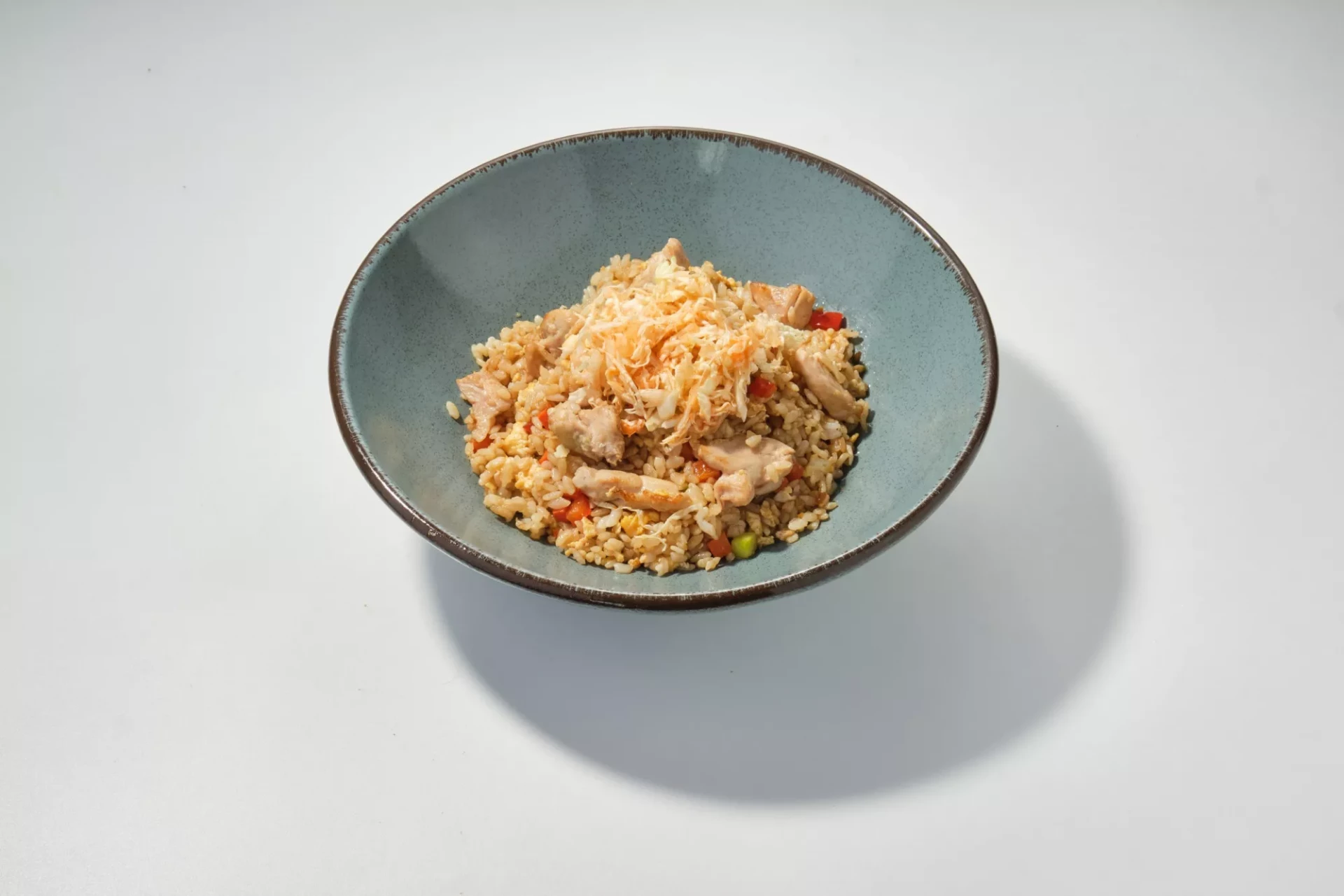 Жаренный рис с курицей