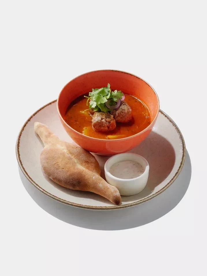 Пряный суп с фрикадельками из баранины