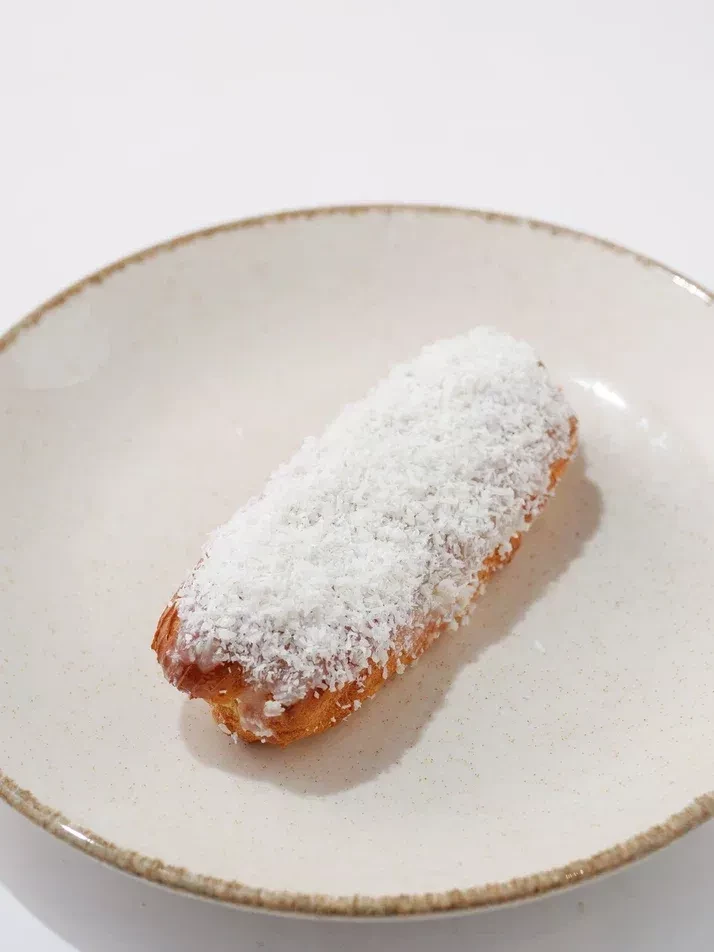 Эклер "Кокосовый"