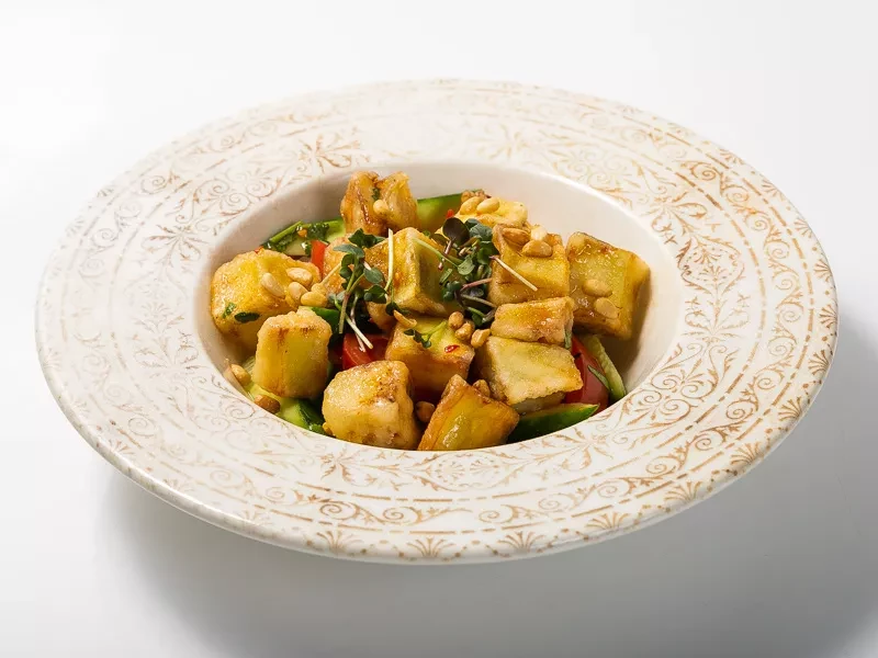 Салат с хрустящими баклажанами