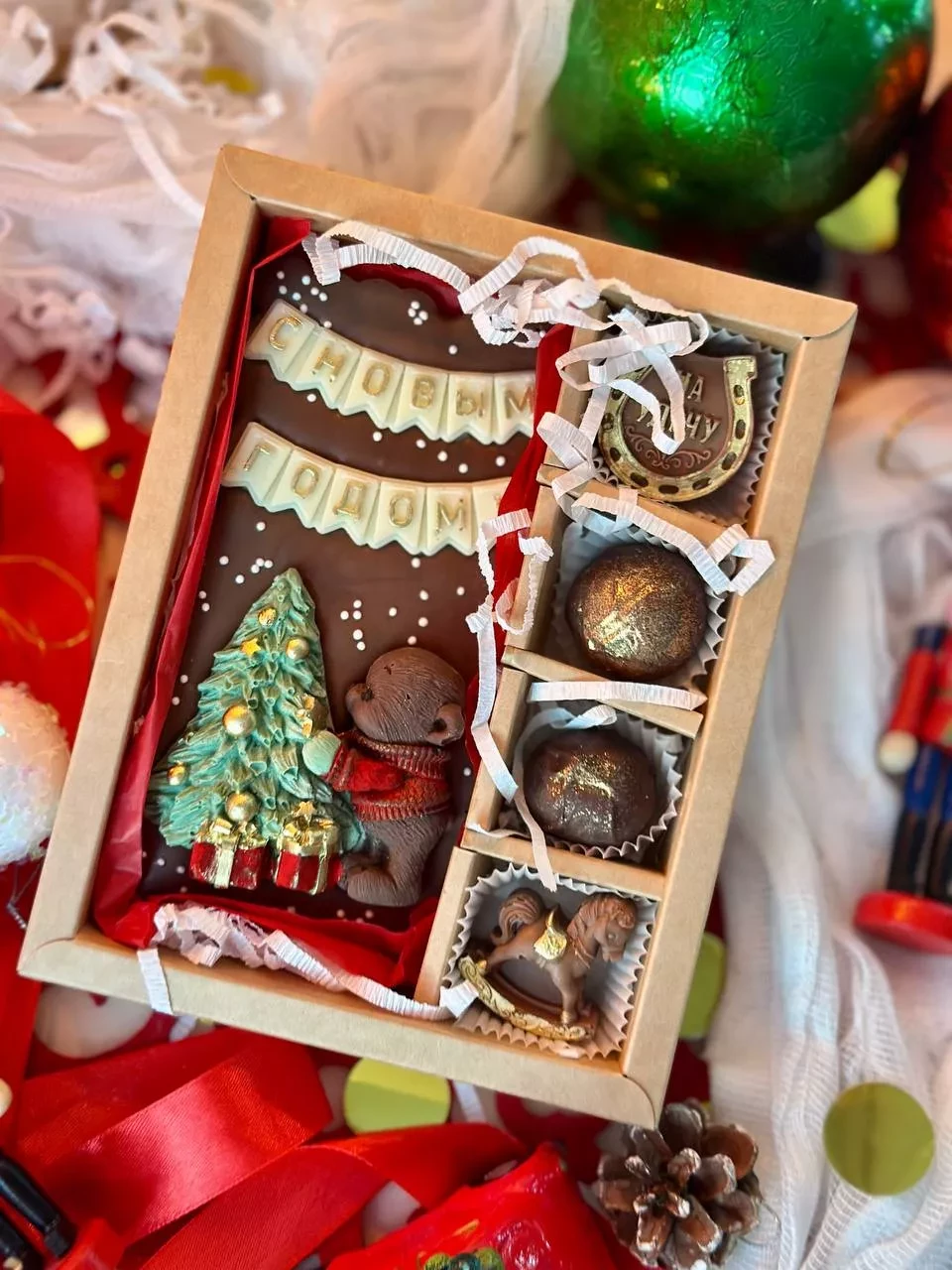 Подарочный набор плитка шоколада и конфеты, 4 шт