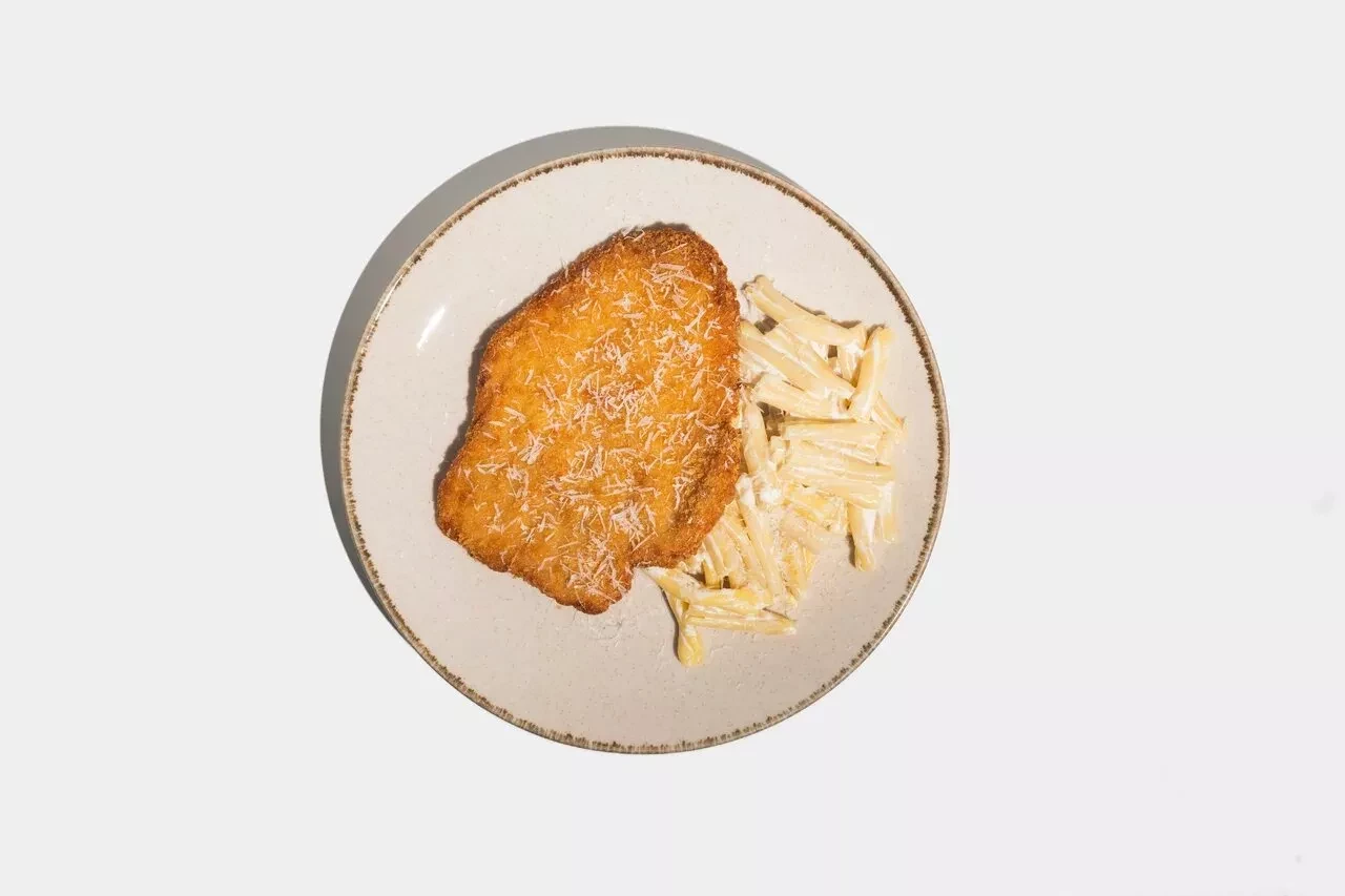 Паста с куриным шницелем