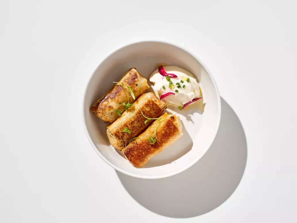 Блины с курицей и грибами со сметаной