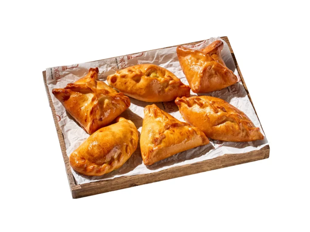 Корзинка пирожков из печи