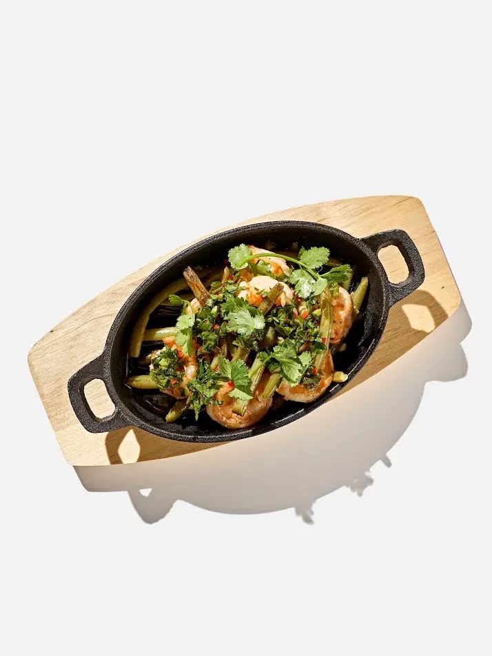 Креветки под соусом чимичурри