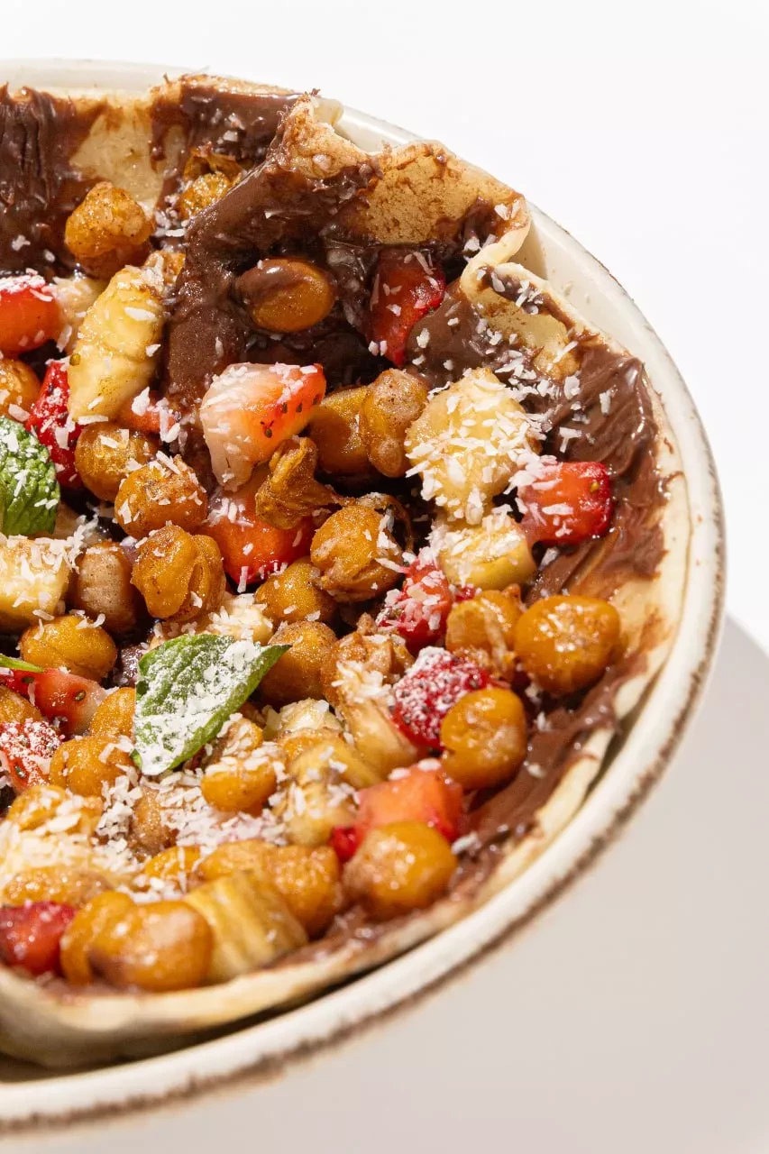 Чапати с фруктами и сладким нутом