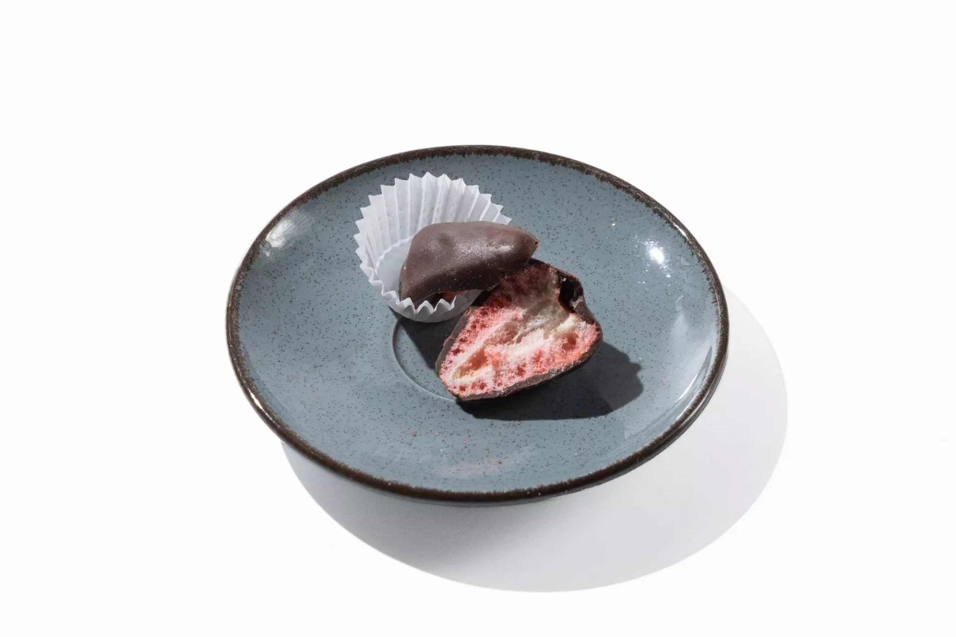 Сублимированная клубника в шоколаде