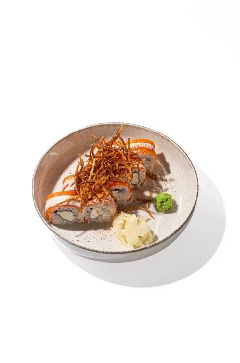 Филадельфия кранч с ореховым соусом и картофелем пай